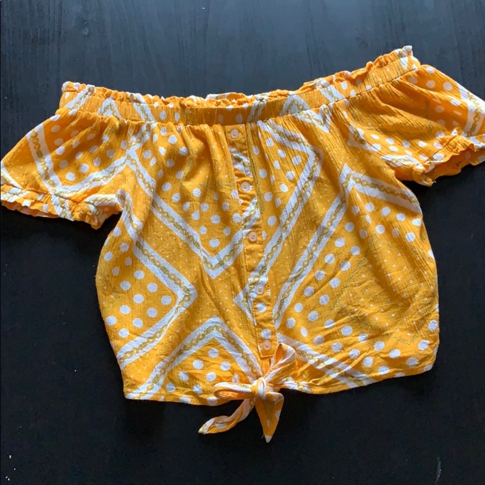 Off the shoulder cropped blouse